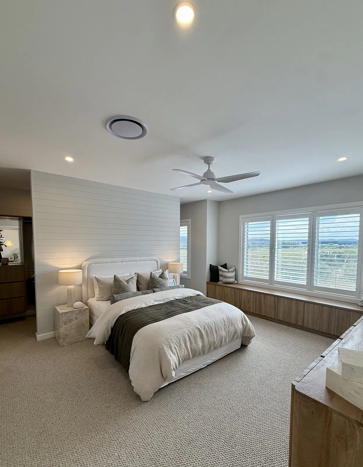 Master bedroom fan & lighting